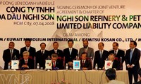 Le Premier ministre assiste à la signature du contrat EPC Nghi Son 