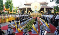 Célébration du 2557ème anniversaire de Bouddha