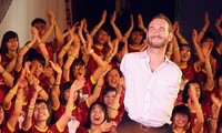 Nick Vujicic inspire les jeunes Vietnamiens