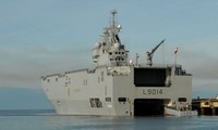 Le navire Tonnerre de France débarque à Bà Ria-Vung Tàu