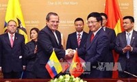 Le ministre des Affaires étrangères équatorien au Vietnam 