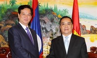 Nguyen Tan Dung reçoit son homologue laotien 