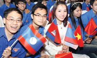 Début de la rencontre amicale entre les jeunes vietnamiens et laotiens