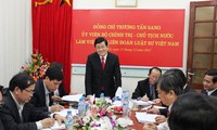 Truong Tan Sang avec les avocats vietnamiens