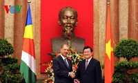 Le président seychellois James Alix Michel est au Vietnam 