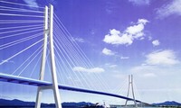 La mise en chantier du pont Vam Cong 