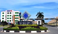 Le Premier Ministre singapourien à la mise en chantier du projet VSIP, à Quang Ngai