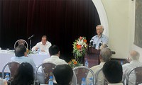Le SG Nguyen Phu Trong travaille avec l’union des associations des lettres et des arts du Viet