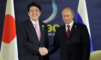 Poutine-Abe: le Traité de paix russo-japonais au menu d'entretiens