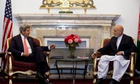 Visite surprise de John Kerry en Afghanistan