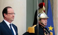 Espionnage : Hollande fait part à Obama de sa "profonde réprobation"