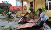 Contrôle du travail de réparation des dégâts provoqués par les typhons au Centre