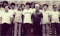 Exposition :Le général Vo Nguyen Giap avec la jeunesse de la capitale 