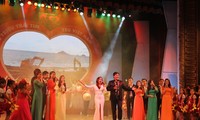 Soirée de gala « Les 90 millions de coeurs amoureux du Vietnam »