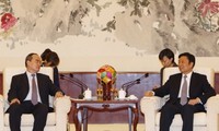 2è Gala de la jeunesse: entrevue entre Nguyen Thien Nhan et le vice-président chinois