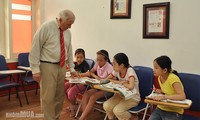 Une école d’enseignement de Vietnamien honorée par l’académie britannique