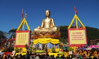 Grande cérémonie à la mémoire du roi bouddhiste Trân Nhân Tông