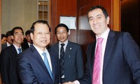 Le vice-Premier Ministre Vu Van Ninh visite Toronto