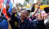 Thaïlande: gouvernement et manifestants proposent une idée de réforme politique