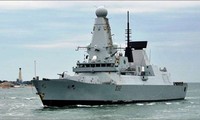 Le destroyer Daring de la Marine royale britannique quitte Danang