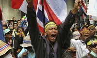 Thaïlande : des milliers d'opposants manifestent 