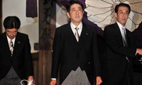 Le premier ministre japonais en visite au sanctuaire de Yasukuni