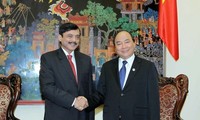 Le vice-Premier Ministre Nguyên Xuân Phuc reçoit un responsable indien