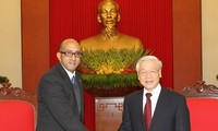 Le SG du PCV Nguyên Phu Trong reçoit l’ambassadeur Cubain au Vietnam