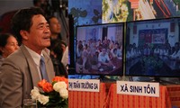 Duplex télévisé pour souhaiter un Tet joyeux aux soldats et habitants de Truong Sa