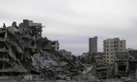 Cessez-le-feu à Homs, premières évacuations des civils pris au piège