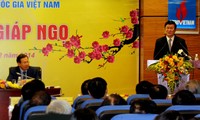 Le président Truong Tân Sang visite le groupe gazo-pétrolier national