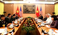 Le général Nguyên Chi Vinh reçoit l’assistant adjoint au secrétaire d’Etat américain