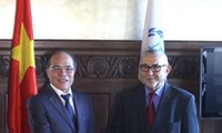 Le président de l’AN Nguyen Sinh Hùng rencontre le président de l’UIP