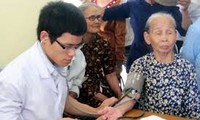 Les jeunes médecins suivent l’exemple moral du président Ho Chi Minh