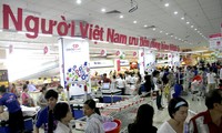 “Les Vietnamiens privilégient les produits vietnamiens” dans les supermarchés de Hanoi