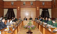 Phùng Quang Thanh reçoit la délégation des familles d’anciens conseillers militaires chinois
