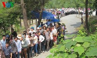 Des dizaines de milliers de personnes visitent le tombeau du général Vo Nguyen Giap