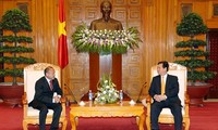 Le Premier ministre Nguyen Tan Dung reçoit l’ambassadeur Kazakh
