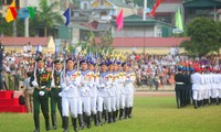 L'imposante parade militaire célébrant les 60 ans de la victoire de Dien Bien Phu