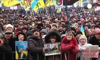 Table ronde à Kiev pour tenter de résoudre la crise ukrainienne