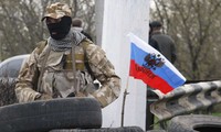 Ukraine : des séparatistes prennent le contrôle d'une caserne à Donetsk