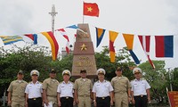 Echanges entre les marines vietnamienne et philippine sur l’île Song Tu Tây