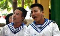 Les compositeurs et les jeunes s’orientent vers la mer et les îles du Vietnam