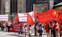  Défilé de la diaspora vietnamienne en Autriche contre la Chine