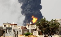 Libye: un grand réservoir de pétrole en feu