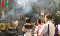 La fête Vu Lan des Vietnamiens au Laos