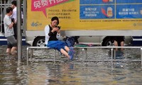 Le typhon Kalmaegi touche le sud de la Chine