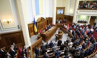Ukraine : le Parlement adopte un statut d'autogestion spécial pour Donetsk et Lougansk