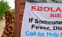 Ebola: la Sierra Leone achève son confinement, le Liberia promet 1.000 lits