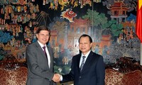  Vu Van Ninh reçoit le président de la banque JP Morgan
